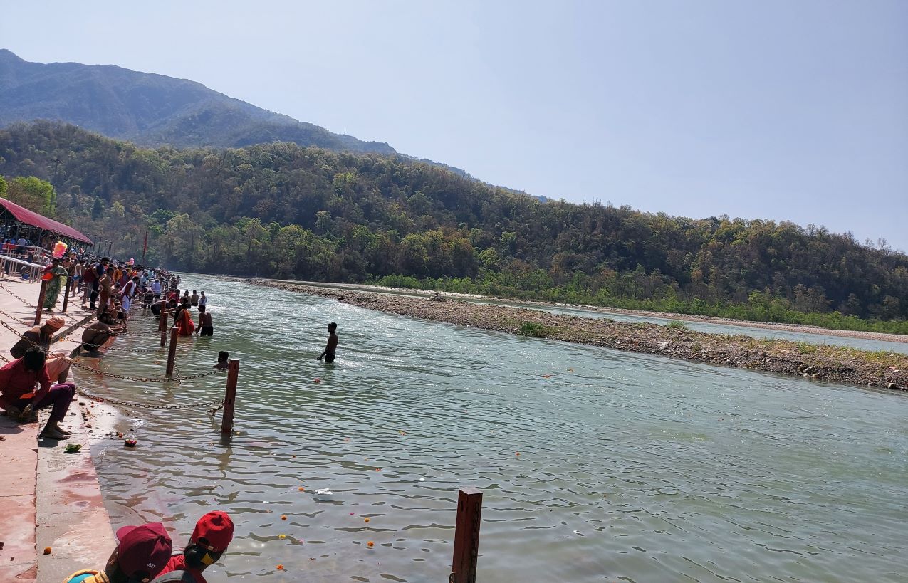 गंगा आरती – त्रिवेणी घाट ऋषिकेश (Ganga Aarti – Triveni Ghat Rishikesh)